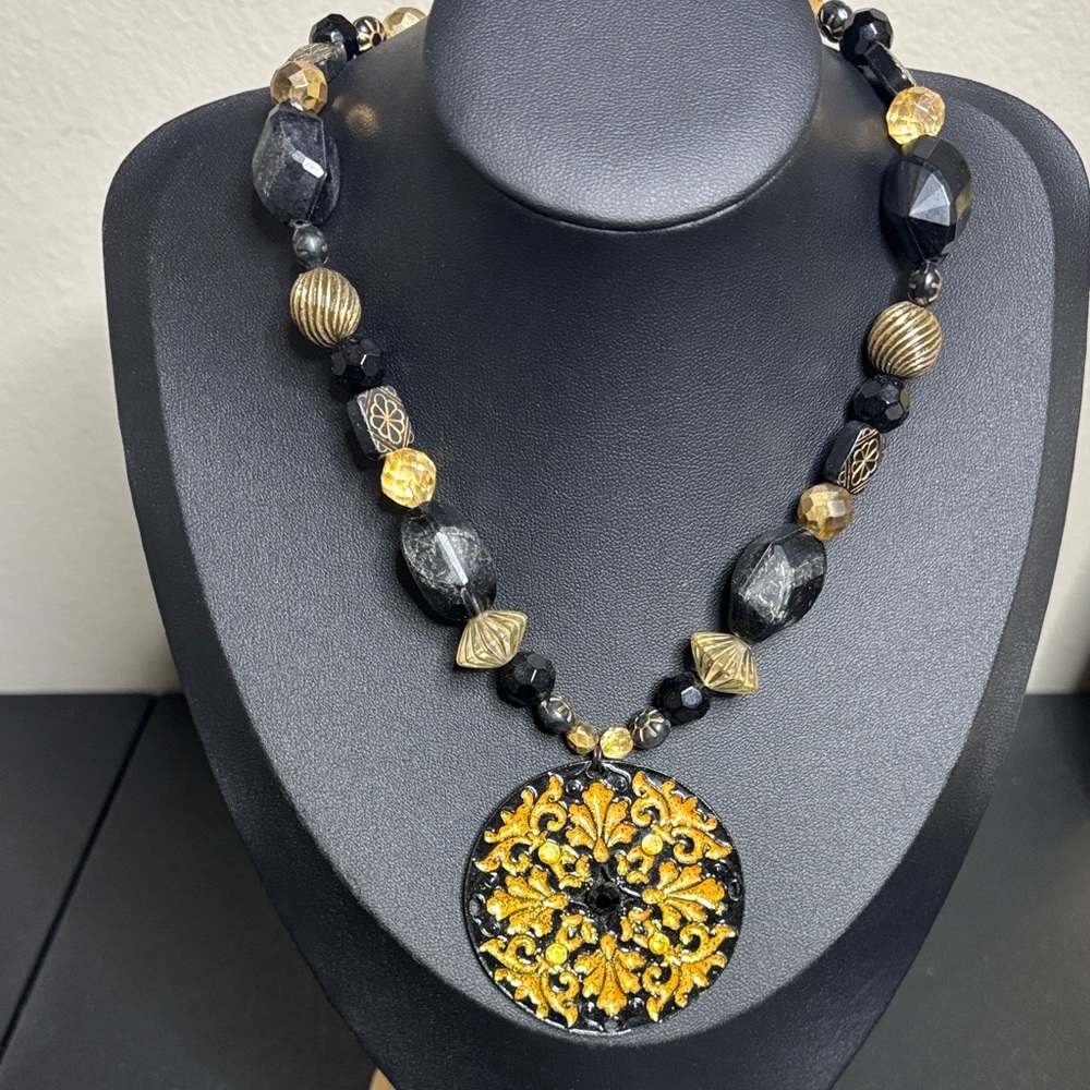 Chico’s Elegant Black And Gold Statement Classy Necklace